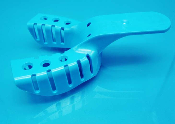 छोटे निचले दांत छाप ट्रे